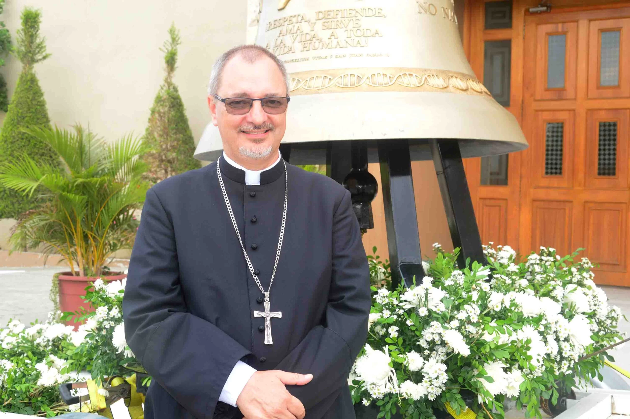 Mons Cristobal